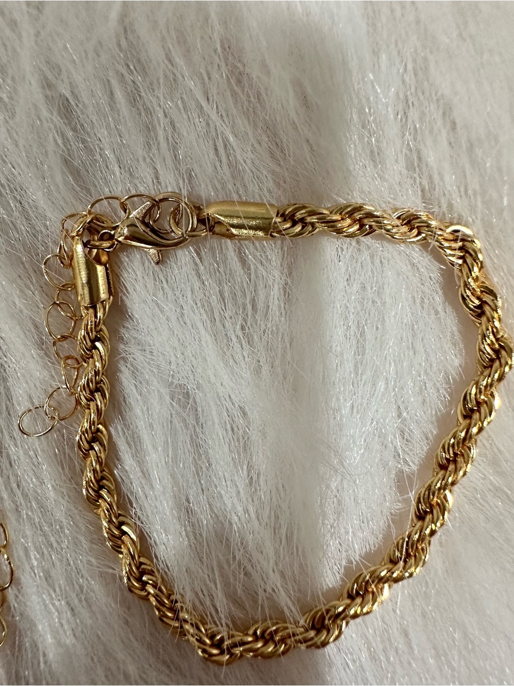 Set of 4 Gold Tone fashion Chain Bracelets with Red Rose Gift Box - Picture 4 of 9